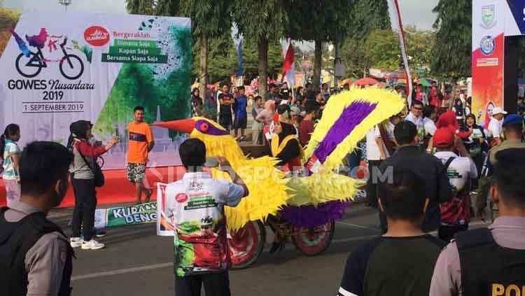 Semarak peserta Gowes Nusantara 2019 di Purbalingga. - INDOSPORT