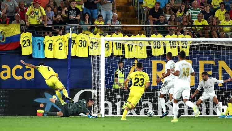 Momen Gerard Moreno mencetak gol pada laga Villarreal vs Real Madrid di LaLiga Spanyol 2019/20, Senin (02/09/19). Copyright: Twitter/@CaminoVestuario