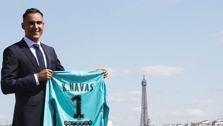 Keylor Navas resmi ke Paris Saint-Germain. Copyright: Twitter/@PSG_Inside