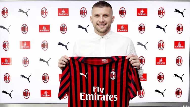 Pemain baru AC Milan, Ante Rebic. Copyright: Twitter@MilanEye