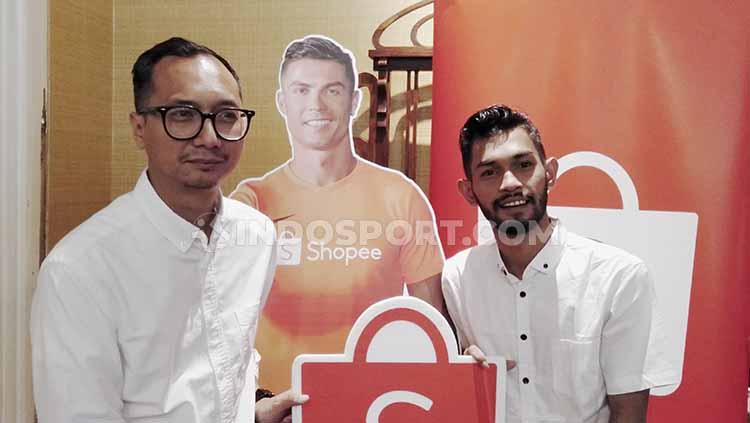 Putra angkat asal Indonesia, Martunis, memberikan pembelaan bagi Cristiano Ronaldo yang tengah dihujat karena mengkritik Manchester United. - INDOSPORT