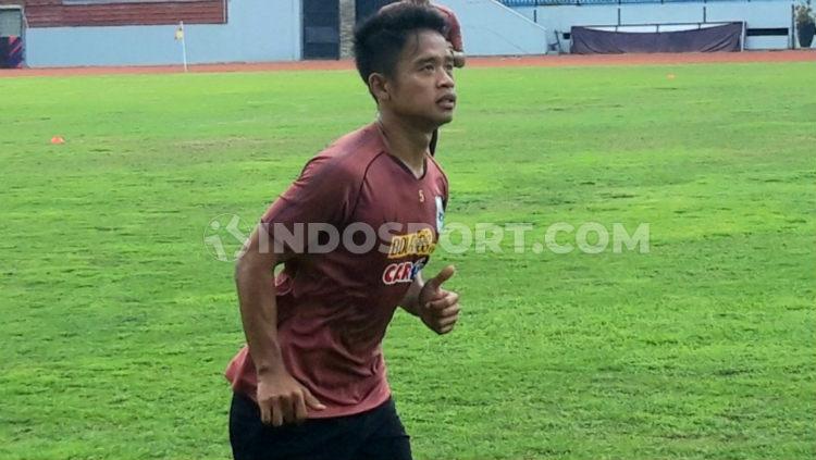 Fredyan Wahyu saat mengikuti latihan PSIS pada Rabu pagi (04/09/19) di Stadion Moch Soebroto, Magelang. - INDOSPORT