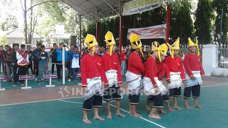 Suasana Pembukaan Kejurda Sepak Takraw Sulsel di Gedung Mulo, Makassar, Kamis (05/09/19). - INDOSPORT