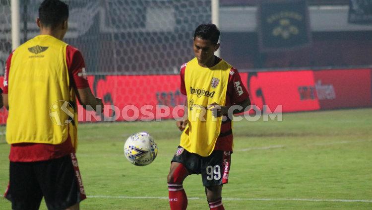 Bek klub Liga 1 Bali United, Anan Lestaluhu memiliki kedekatan spesial dengan Yabes Roni Malaifani dan M Sidik Saimima.