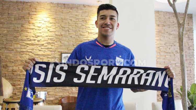 Perkenalan Jonathan Cantillana sebagai pemain baru PSIS Semarang. - INDOSPORT