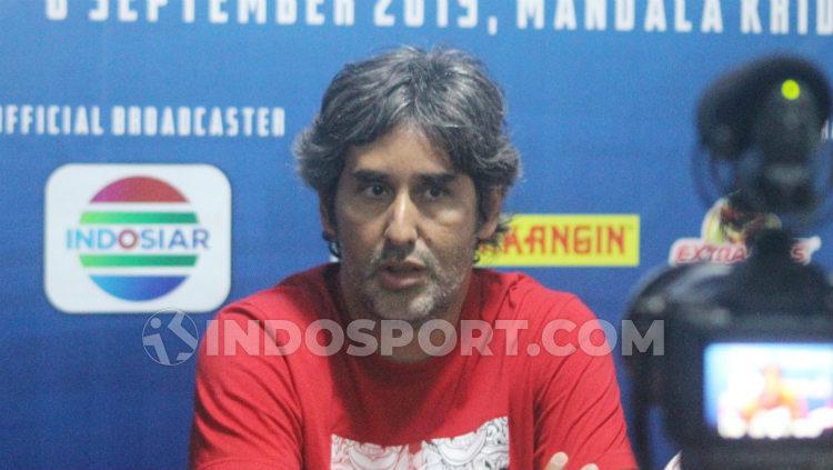 Pelatih Bali United, Stefano Cugurra Teco.