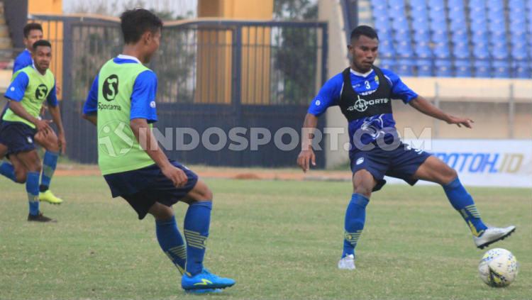 Pemain belakang klub Liga 1 Persib Bandung, Ardi Idrus, mengaku sering menyantap ikan laut dan sayur ketika sahur di bulan Ramadan.