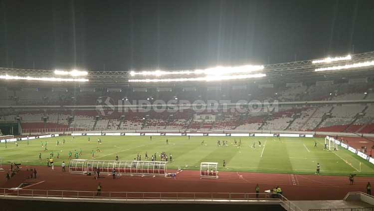 Laga Timnas Indonesia vs Thailand sepi penonton. Copyright: Zainal Hasan/INDOSPORT