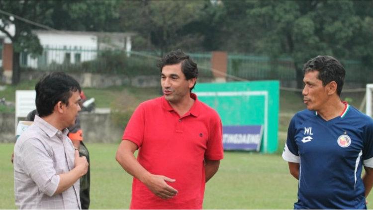 Eduardo Almeida saat menangani Semen Padang.