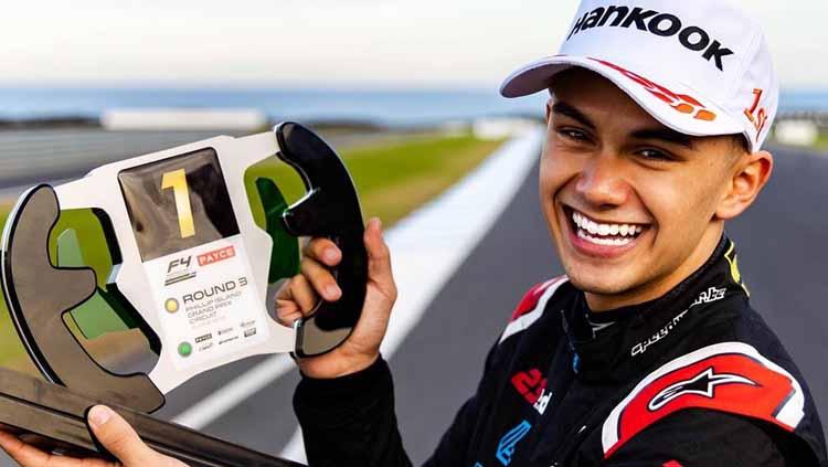Pembalap berdarah Australia, Luis Leeds ingin mewakili Indonesia di ajang balap mobil Formula One (F1). - INDOSPORT