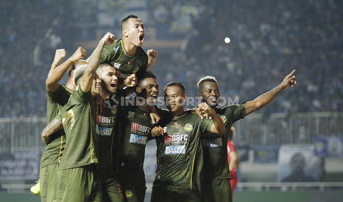 Laga pertandingan Tira-Persikabo vs Persib Bandung pada Liga 1 2019, Sabtu (14/09/19). Copyright: Herry Ibrahim/INDOSPORT