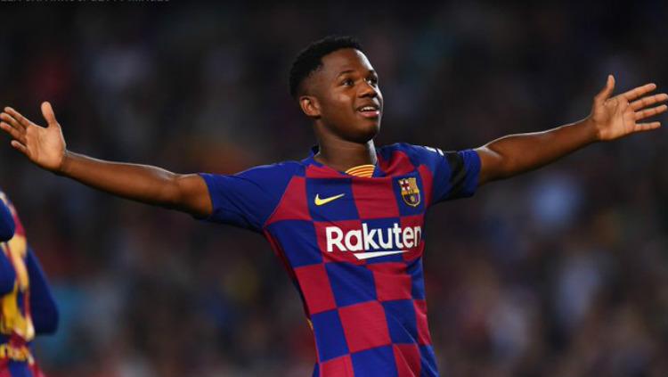 Ansu Fati mencetak gol di laga Barcelona vs Valencia, Minggu (15/09/19) dini hari WIB, di Camp Nou. Copyright: Alex Caparros/Getty Images