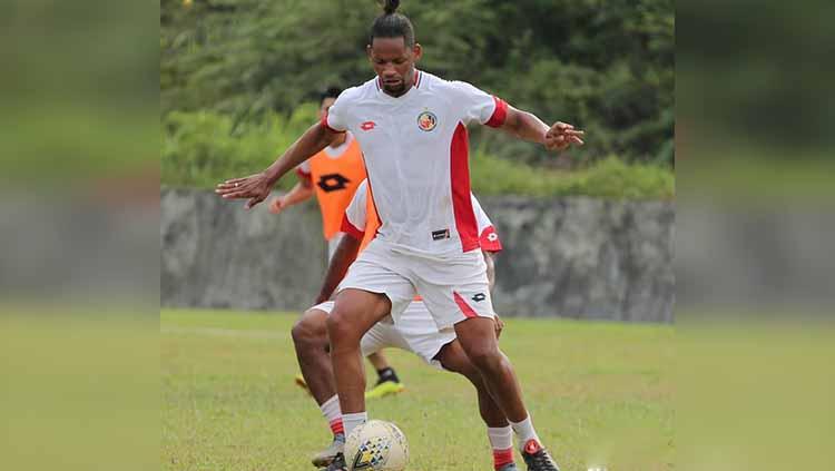 Vanderlei Francisco jalani latihan bersama Semen Padang Copyright: semenpadangfcid