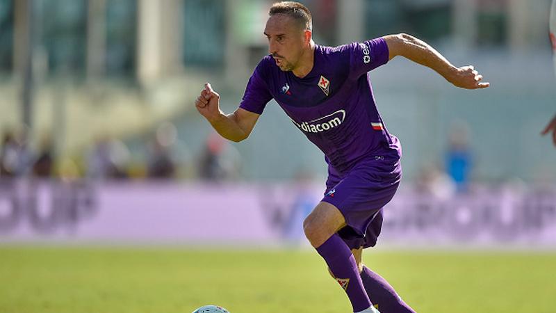 Virus Corona membuat 10 orang terinfeksi di raksasa Serie A Liga Italia, Fiorentina. Siapa sangka Frank Ribery selaku pemainnya lakukan aksi mulia. - INDOSPORT