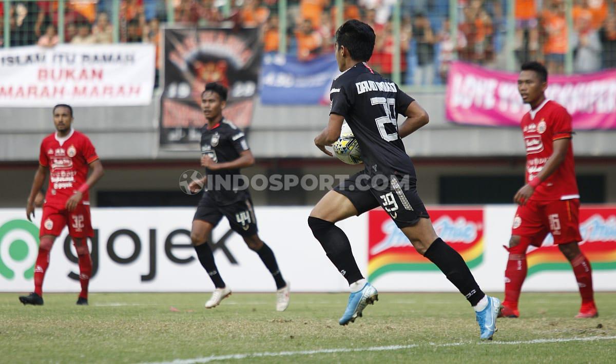 Pemain PSIS Semarang, Septian David Maulana sempat memperkecil ketertingalan timnya menjadi 1-2 dari Persija Jakarta.