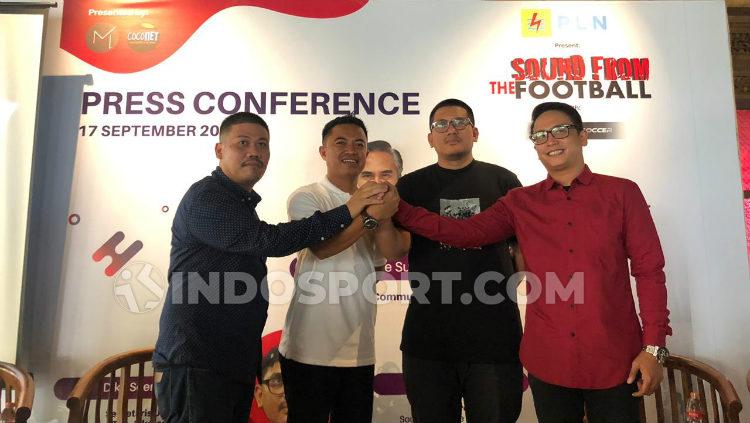 Press Conference, acara musik komunitas supporter bertajuk, ‘Sound From The Football’ siap meluncur perdana pada, Sabtu (20/9/19) di Ballroom, Mall Kuningan City, Jakarta Selatan. - INDOSPORT