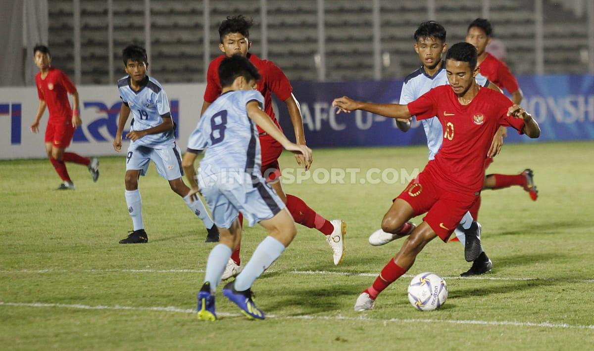 Aksi Marselino Ferdinan di pertandingan Timnas Indonesia U-16 vs Kep. Mariana Utara U-16 dalam lanjutan Kualifikasi Piala Asia U-16.