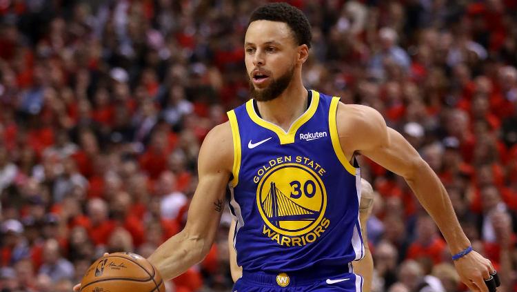 Bintang NBA, Stephen Curry mengaku merupakan penggemar berat Suga BTS kala member Bangtan Boys itu mengunjungi Golden State Warriors di Jepang.
