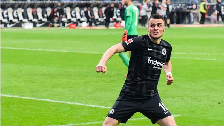 Gelandang Eintracht Frankfurt, Filip Kostic.