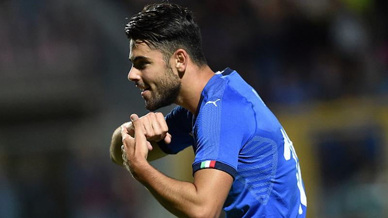 Riccardo Sottil, pemain Timnas Italia sekaligus Fiorentina yang tengah jadi incaran Tottenham Hotspur - INDOSPORT