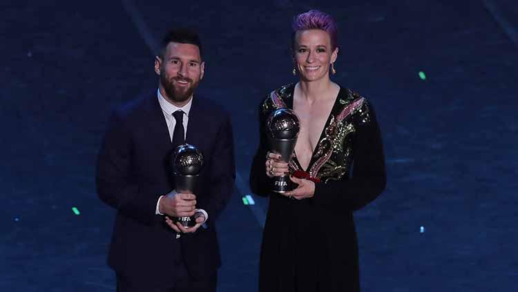 Pemain terbaik pria FIFA tahun ini Lionel Messi dan pemain terbaik wanita FIFA tahun ini Megan Rapinoe di Teatro alla Scala, Selasa (23/09/19) Emilio Andreoli/Getty Images