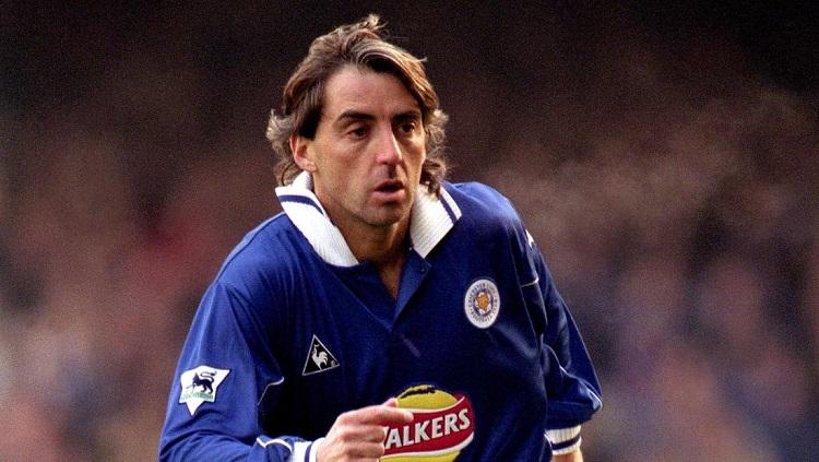 Roberto Mancini saat masih memperkuat Leicester City.