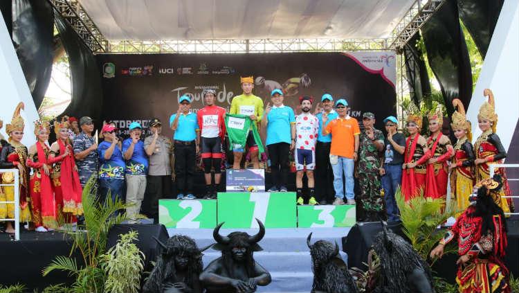 Etape pertama International Tour de Banyuwangi Ijen (ITdBI) 2019 dimenangkan pembalap asal Mongolia, Maral-Erdene Batmunkh dari Terengganu Inc. TSG Cycling Team (Malaysia). - INDOSPORT