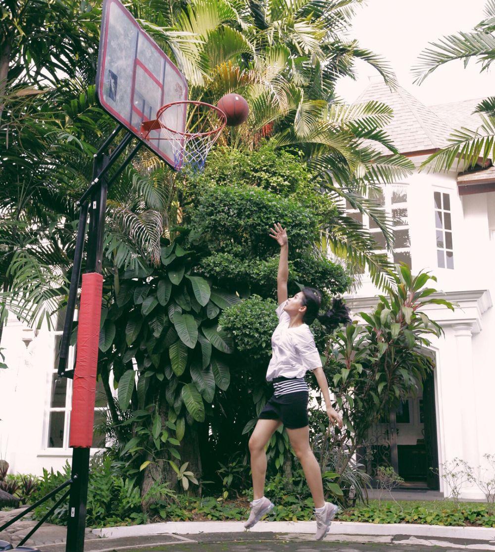 Lapangan basket milik Maudy Ayunda Copyright: Instagram.com/maudyayunda