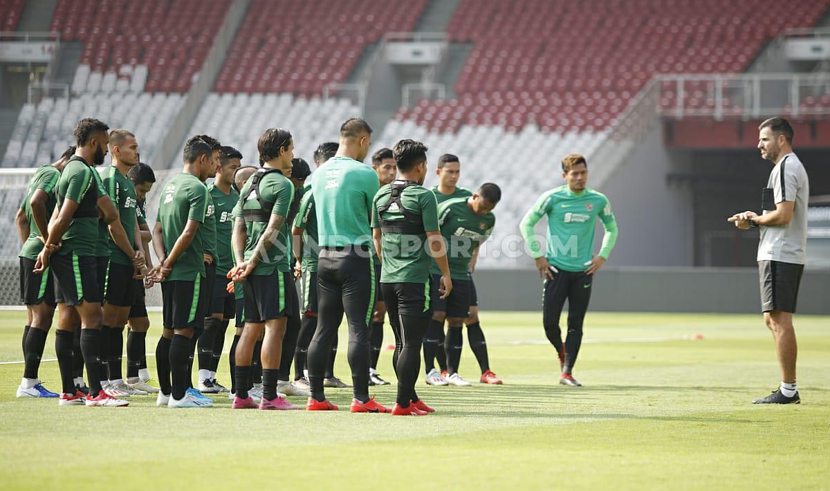 Latihan Timnas Indonesia Senior jelang pertandingan Pra Piala Dunia melawan Timnas UEA di Stadion GBK Senayan, Jakarta, Rabu (02/11/19) Copyright: Herry Ibrahim/INDOSPORT