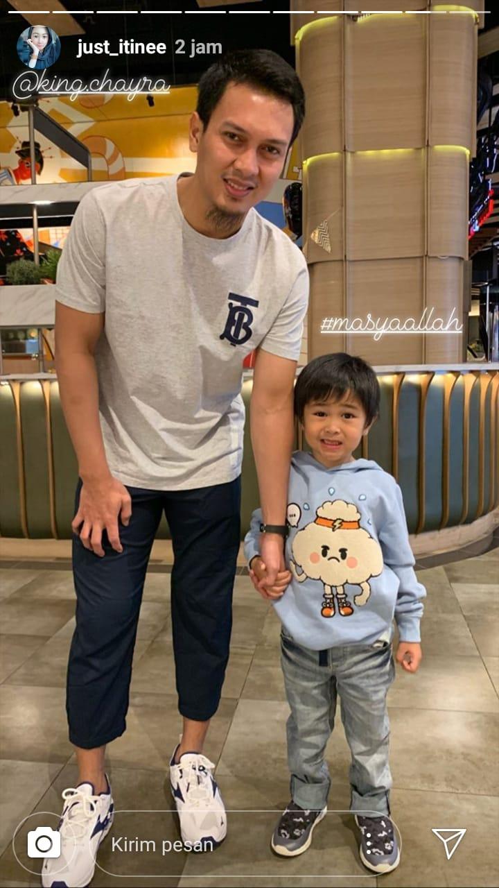 Muhammad Ahsan bersama buah hatinya. Copyright: Instagram