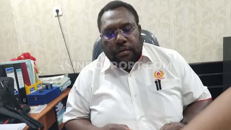 Sekretaris Umum KONI Papua, Kenius Kogoya menjelaskan rencana untuk mengirim atlet ke luar negeri untung pemusatan latihan persiapan PON 2020.