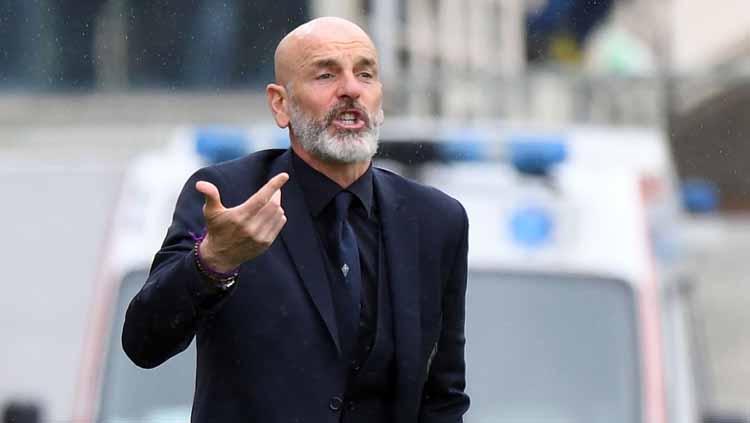 Raksasa Serie A Liga Italia, AC Milan, tampak tidak terlalu puas dengan kinerja Stefano Pioli sehingga disinyalir tengah rencanakan untuk cari pelatih anyar. - INDOSPORT