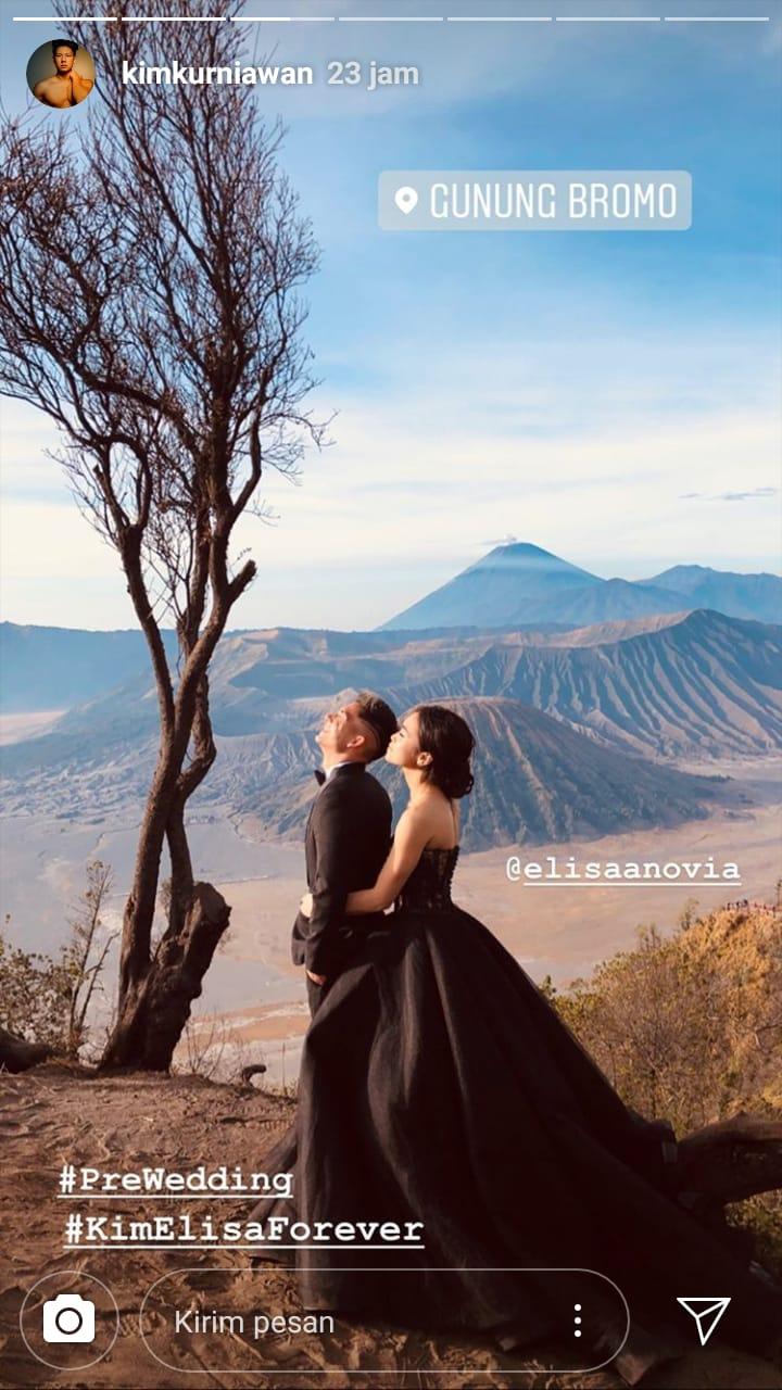 Romantisnya Sesi Prewedding Kim Kurniawan dengan WAGs Persib Bandung di Gunung Bromo Copyright: instagram.com/kimkurniawan