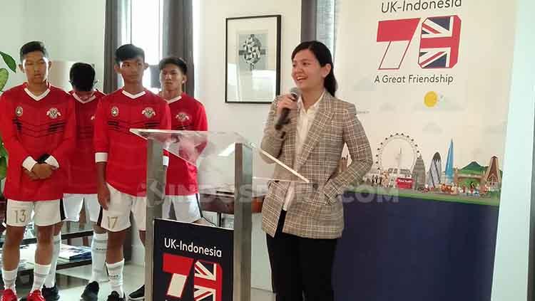 Ratu Tisha, mantan Sekjen PSSI di acara konferensi pers dan pelepasan angkatan kedua tim Garuda Select 2019 di Gedung Kedutaan Besar Inggris pada Selasa (08/10/19).