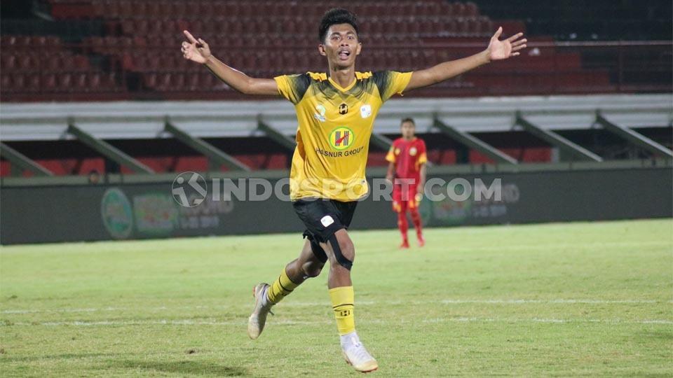 Barito Putera bergerak cepat dalam bursa transfer Liga 1 di mana Laskar Antasari melepas sang top skorer, Kahar Muzakkar dan pelatih asal Brasil, Vitor Tinoco.