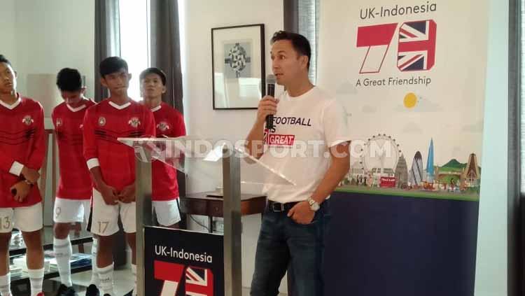 Dennis Frank Wise, legenda Chelsea FC ketika berkunjung ke Indonesia dalam rangka menjemput para pemain Garuda Select 2019 angkatan kedua pada Selasa (08/10/19) di Gedung Kedubes Inggris, Kuningan, Jakarta.
