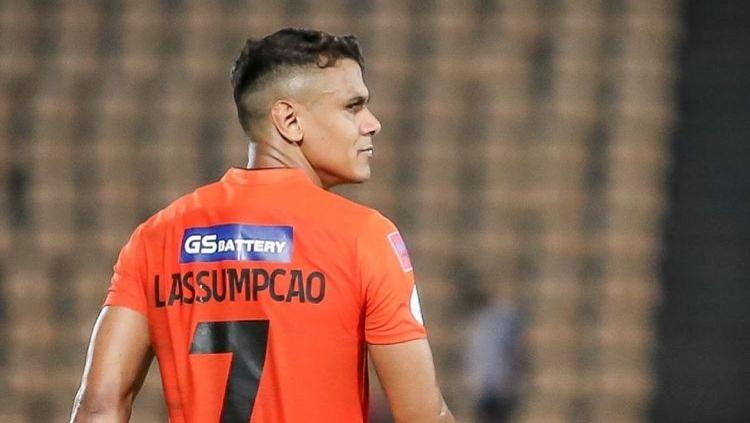 Leandro Assumpcao, striker klub Liga Thailand, Nakhon Ratchasima, yang bisa gantikan Marko Simic di Persija Jakarta Copyright: Instagram/@leandro.assumpcao