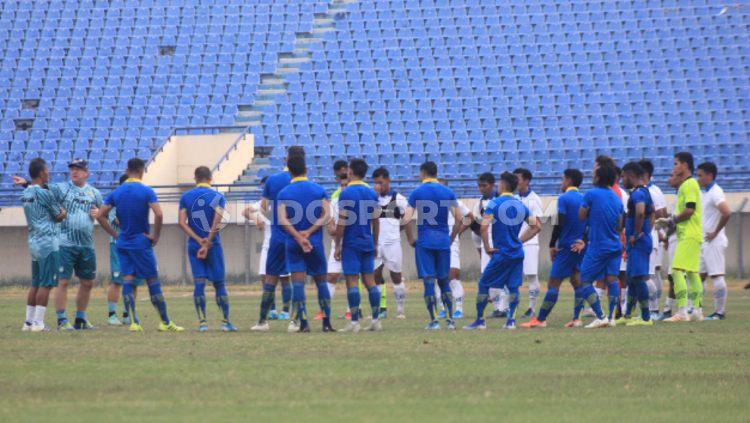 Skuat Persib Bandung saat mengadakan internal game di Stadion Si Jalak Harupat, Sabtu (12/10/19) sore.