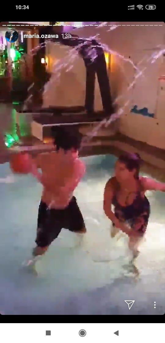 Maria Ozawa bermain basket tengah malam di kolam renang dengan pria yang bertelanjang dada Copyright: instagram.com/maria.ozawa