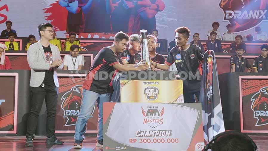 Tim Dranix eSports yang akan mewakili Indonesia di turnamen Free Fire World Series 2019 di Brasil, mengaku percaya diri bisa membawa trofi juara ke Tanah Air. - INDOSPORT