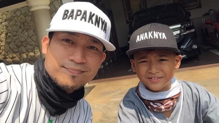 Denny Cagur bersama putranya, Fabian M. Yahva.