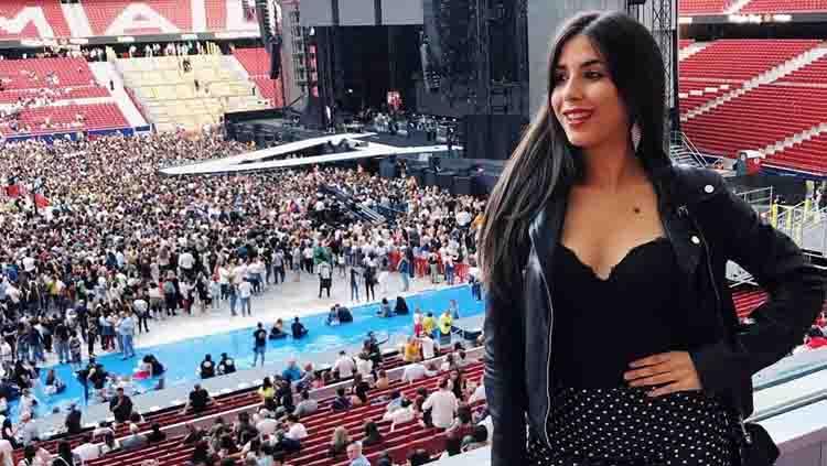 Paula Milla saat nonton langsung salah satu konser di Stadion Wanda Metropolitano.