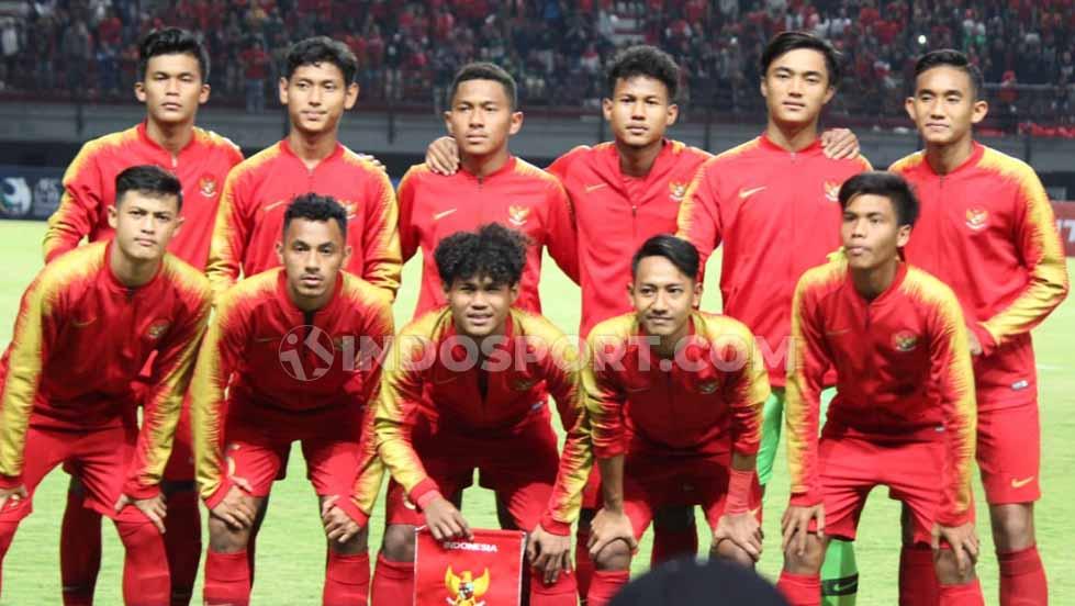 Starting XI Timnas Indonesia U-19 saat menghadapi China U-19 di Stadion Gelora Bung Tomo.