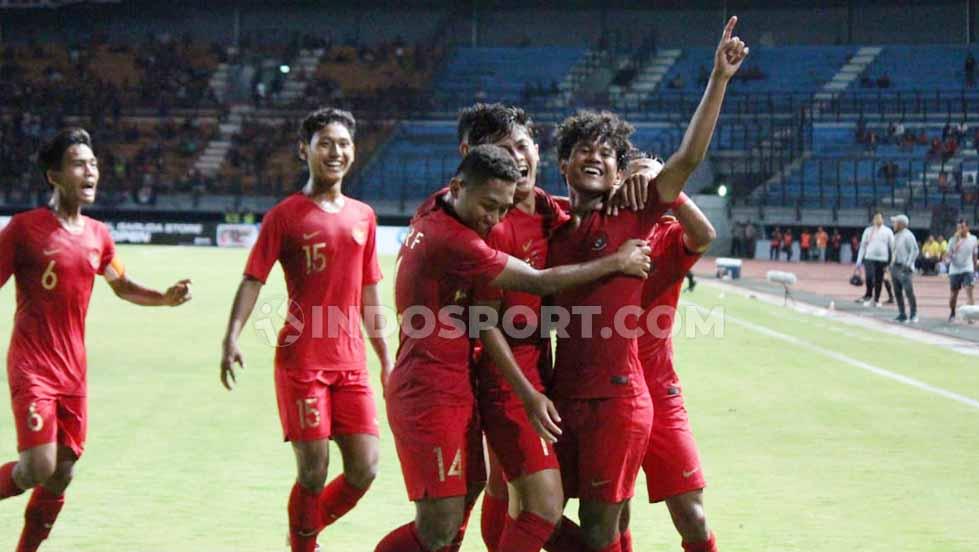Timnas Indonesia U-19 berhasil meraih kemenangan 3-1 atas China dalam laga uji coba di Stadion Gelora Bung Tomo.