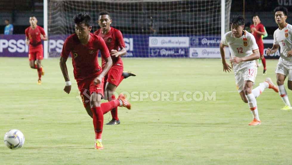 Pemain Timnas Indonesia U-19 bermain menekan sejak babak pertama dalam laga uji coba kontra China U-19.