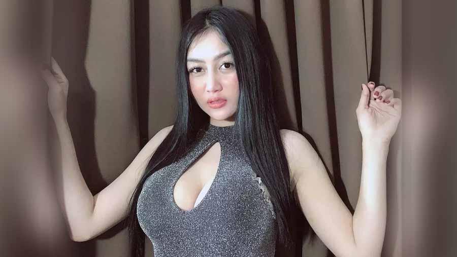 Pamela Safitri, penyanyi dangdut anggota Duo Serigala, memang dikenal sebagai salah satu selebriti yang memiliki tubuh yang indah.