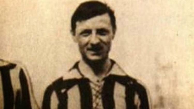Eks AC Milan Luigi Cevenini yang pernah bermain untuk Calcio Como 1907. Copyright: pesmitidelcalcio.com