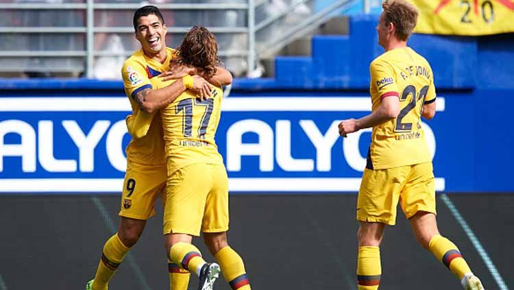 Selebrasi pemain Barcelona usai Luis Suarez mencetak gol ke gawang Eibar dalam pertandingan LaLiga Spanyol