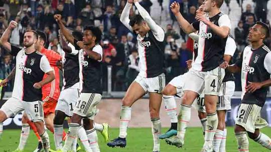 Aksi selebrasi pemain Juventus usai laga melawan Bologna