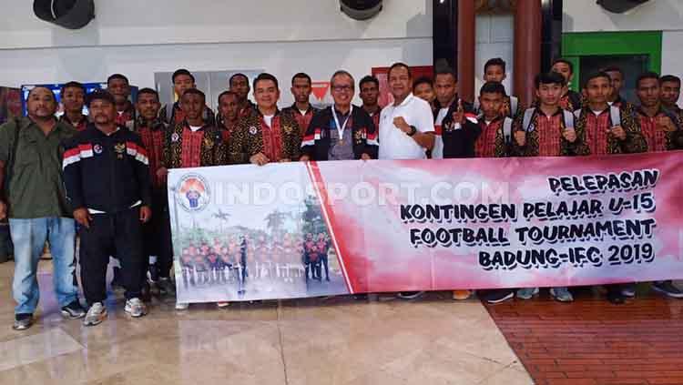 Kemenpora melalui Deputi Pembudayaan Olahraga Kemenpora, Raden Isnanta, melepas Timnas Sepak bola Pelajar U-15 yang akan mengikuti ajang International Football Championship (IFC).